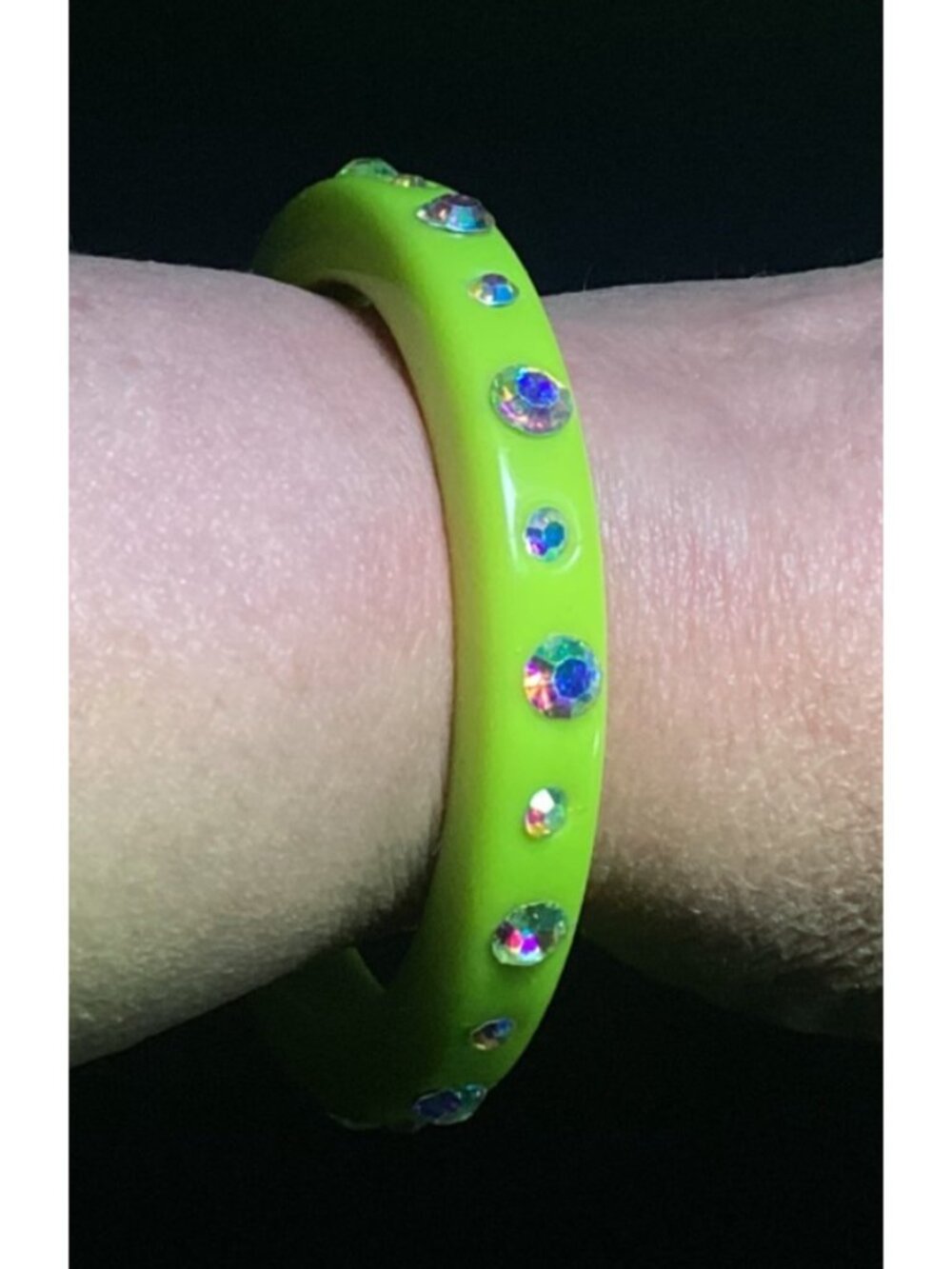 Vintage Neon Green Square Profile Lucite Bangle Bracelet Rhinestones Glows in UV - Picture 2 of 8